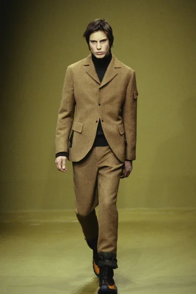Look 4